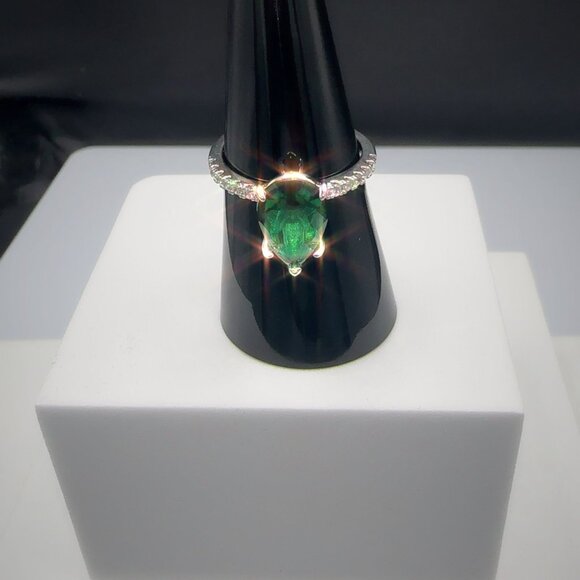 Sterling Silver plated Green Gemstone Pear Cut Ring Size 6 - Picture 7 of 10